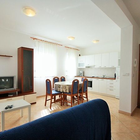 Apartment Bilic With Balcony Пореч Экстерьер фото