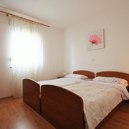 Apartment Bilic With Balcony Пореч Экстерьер фото