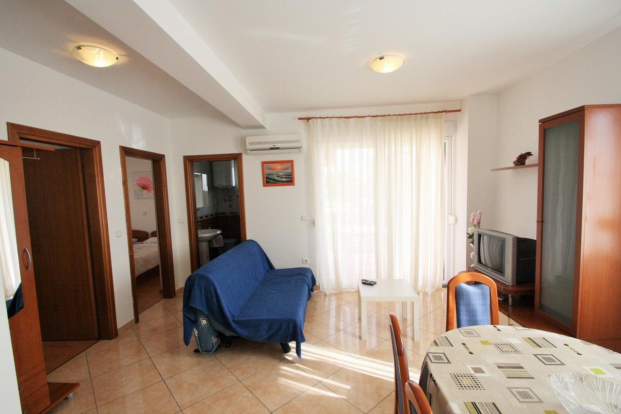 Apartment Bilic With Balcony Пореч Экстерьер фото